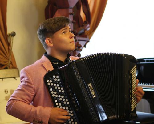 Kacper Ćwiek z klasy akordeonu Oskara Guta